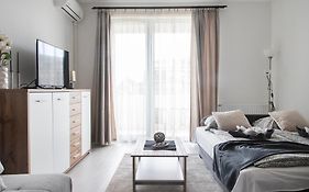 Corvin Gem Apartment With Parking
